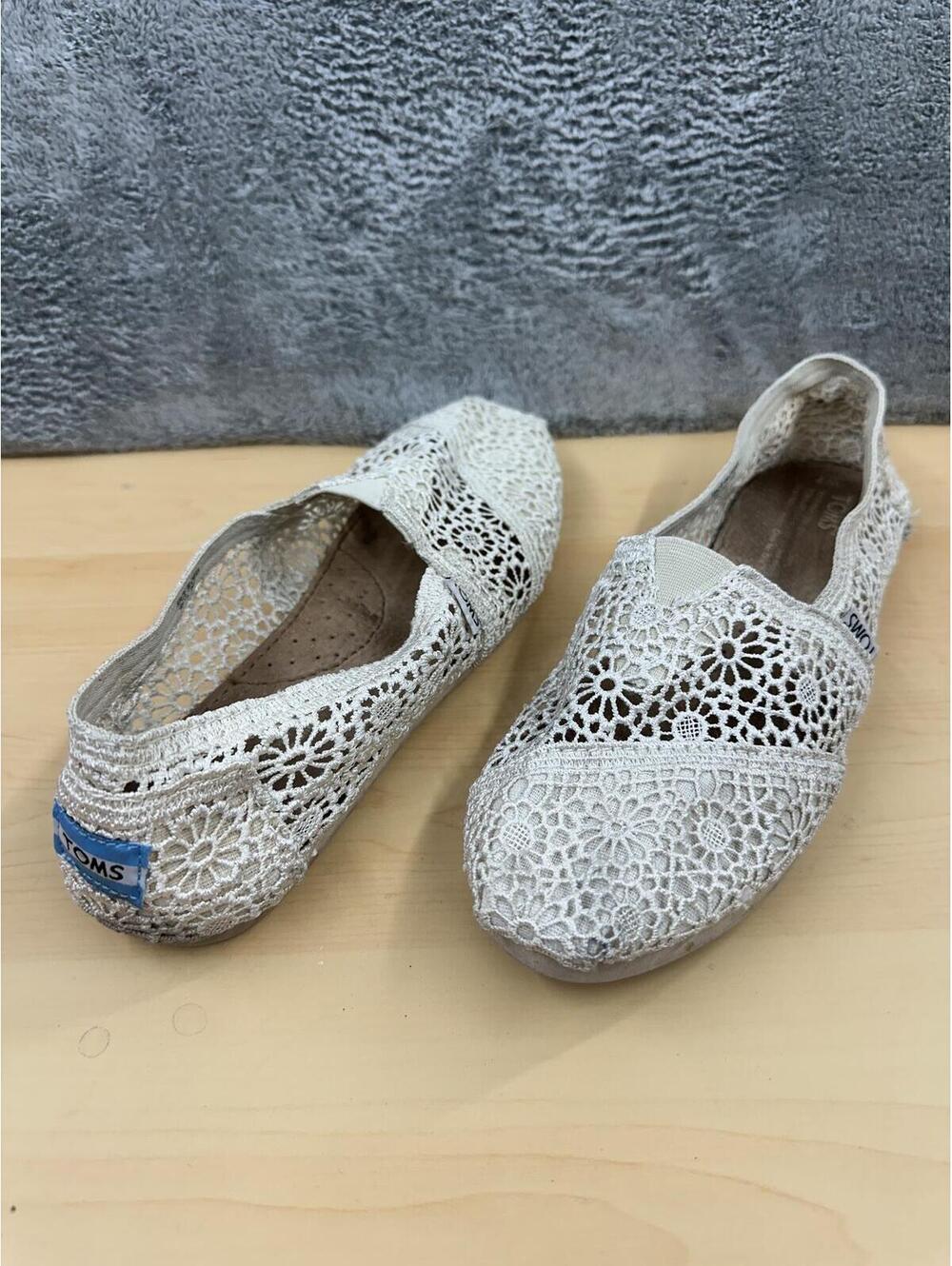 TOMS White Crochet Lace Alpargata Flats Boho Fairycore Slip Ons